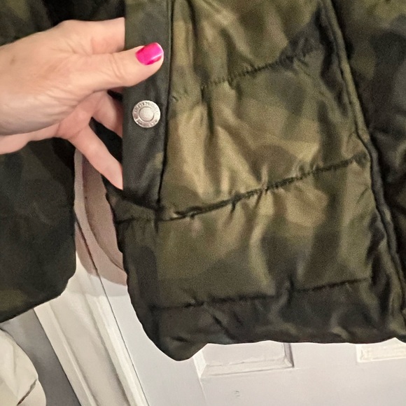 Abercrombie & Fitch Jacket Kids Camouflage Puffer Sherpa REMOVABLE HOOD UNISEX - Picture 6 of 9